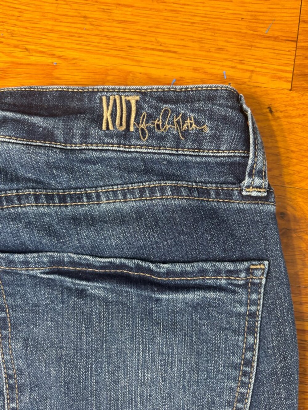 Kut from the Kloth Katy High Rise Ankle Straigh Jeans - Size 6 - Picture 7 of 7